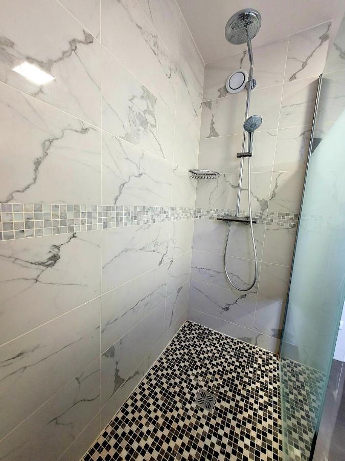 Location 3 Chambres Spacieuses Dans Appartment 2 Mn Rer Bussy Saint Georges 외부 사진