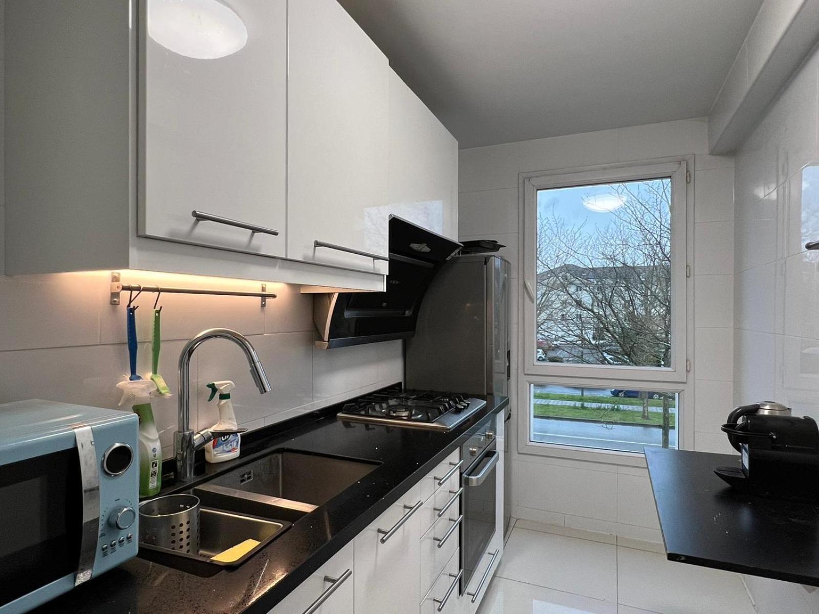 Location 3 Chambres Spacieuses Dans Appartment 2 Mn Rer Bussy Saint Georges 외부 사진