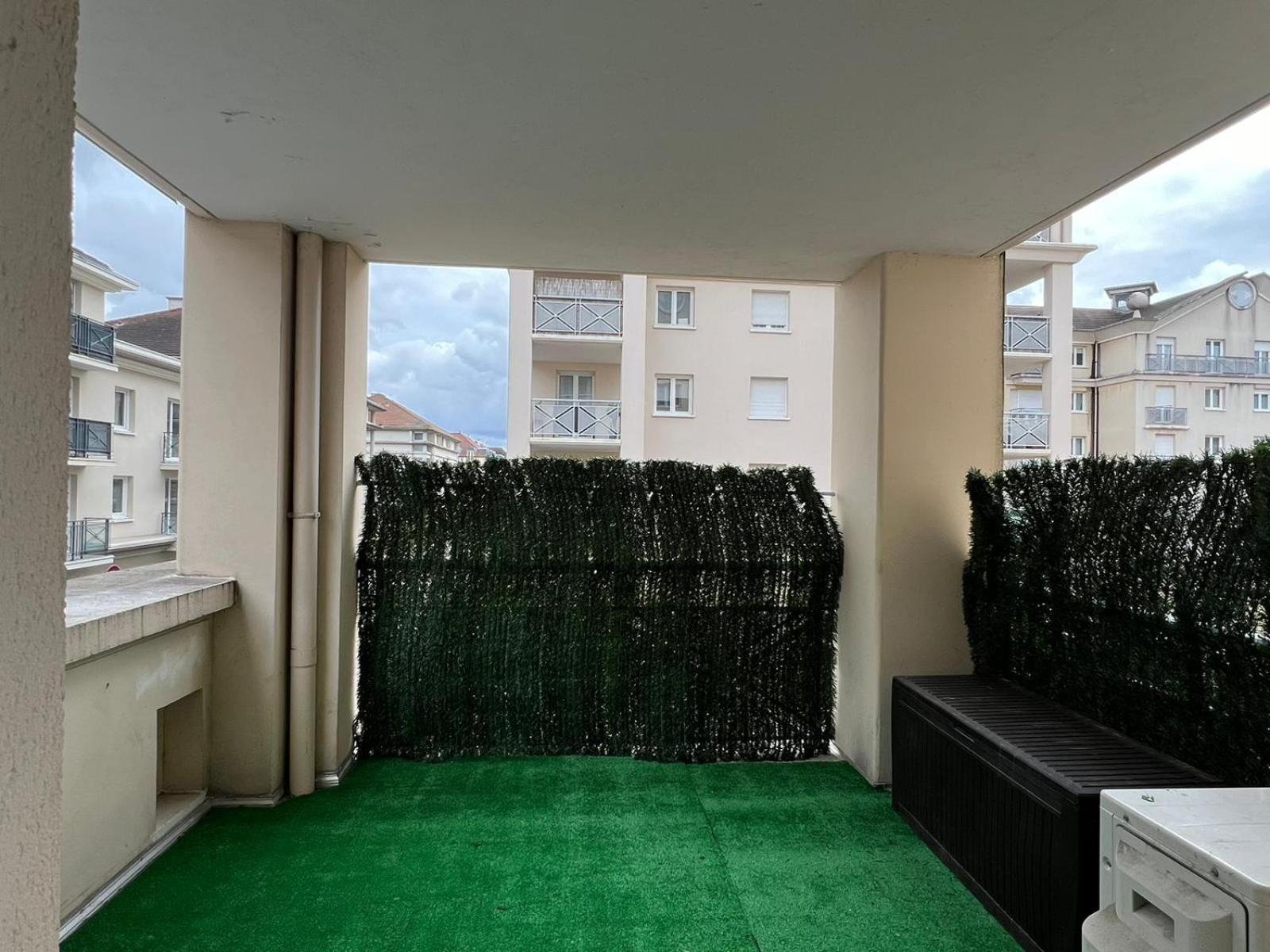 Location 3 Chambres Spacieuses Dans Appartment 2 Mn Rer Bussy Saint Georges 외부 사진
